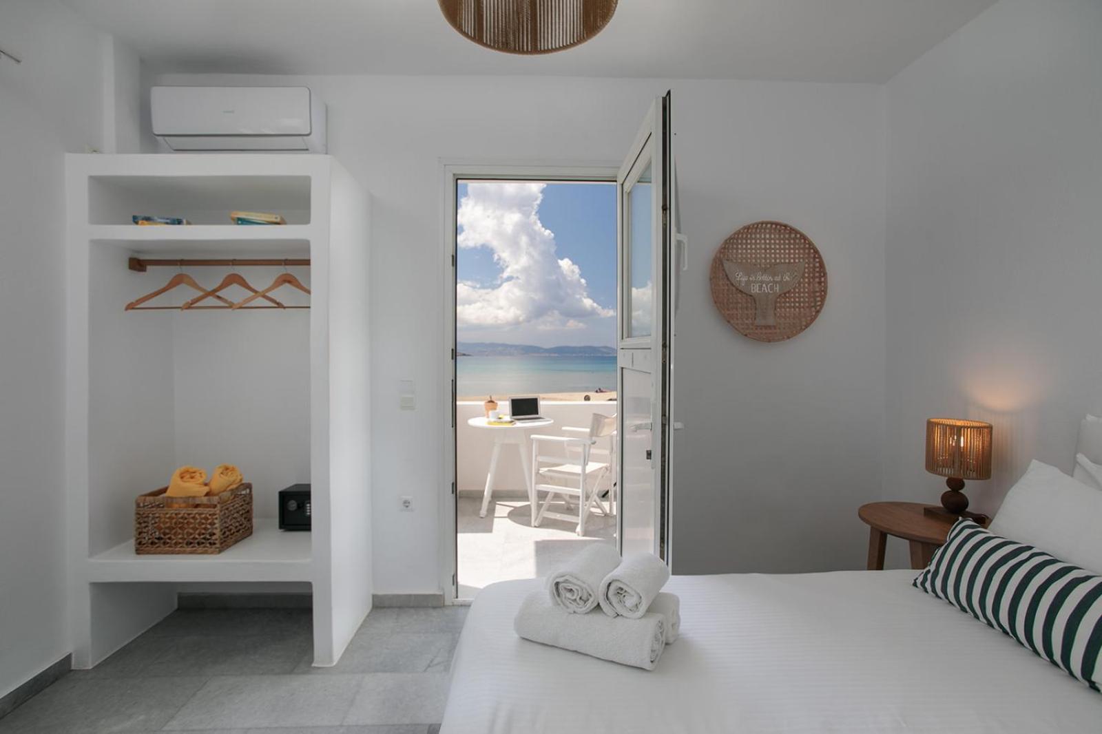 Ippokampos Beachfront Naxos City Ruang foto